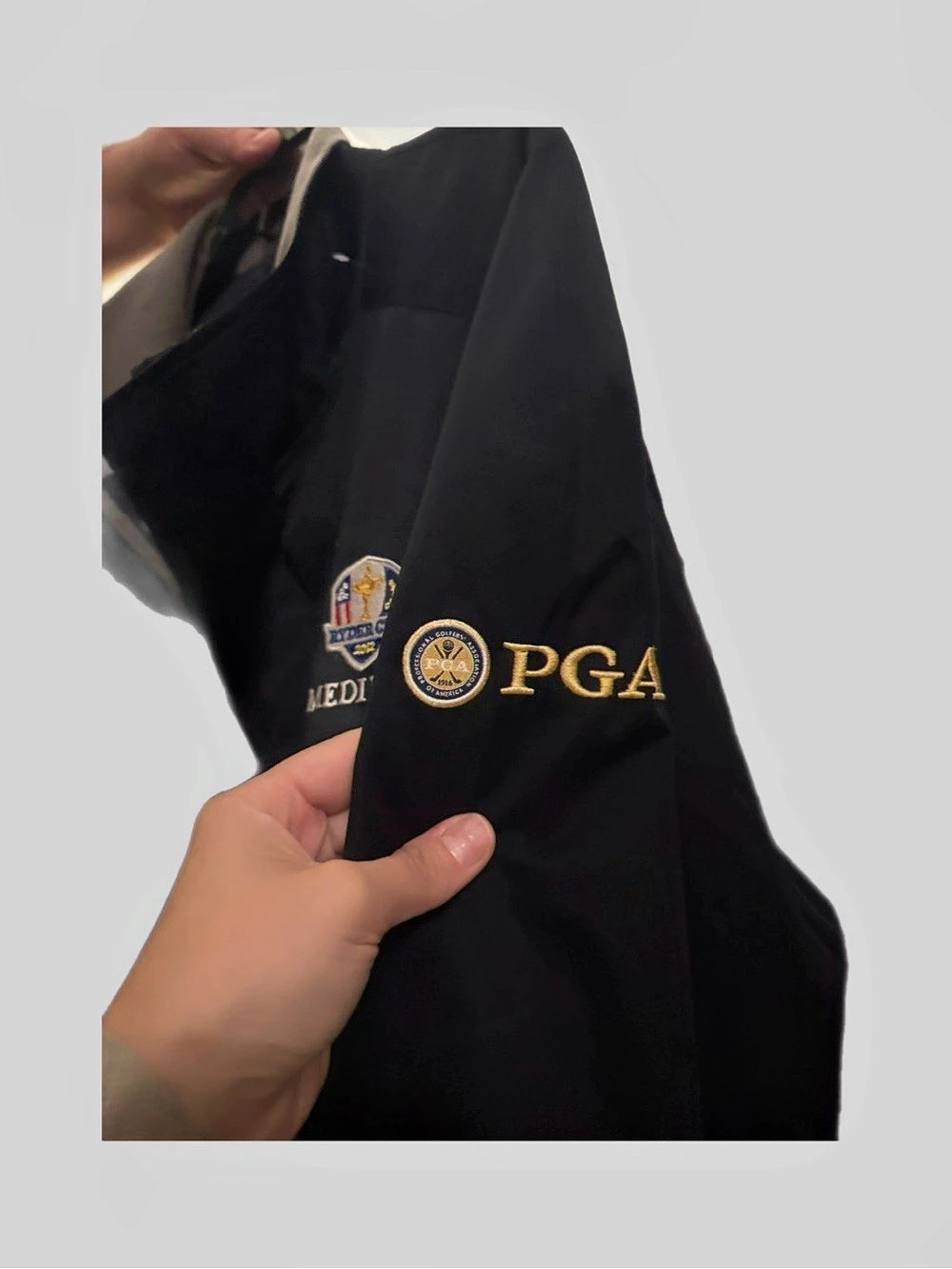 Cutter & Buck Medinah 2012 Golf Jacket Mens XXL Black with Red Side Panels and G - Picture 5 of 5